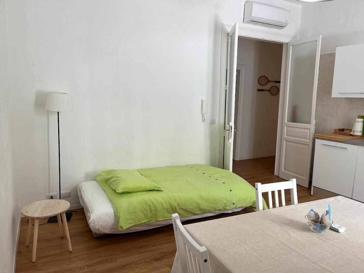 Ferienwohnung Casa In Centro Con Terrazzo Bari Exterior foto